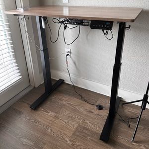 Adjustable. No longer needed. Like new.